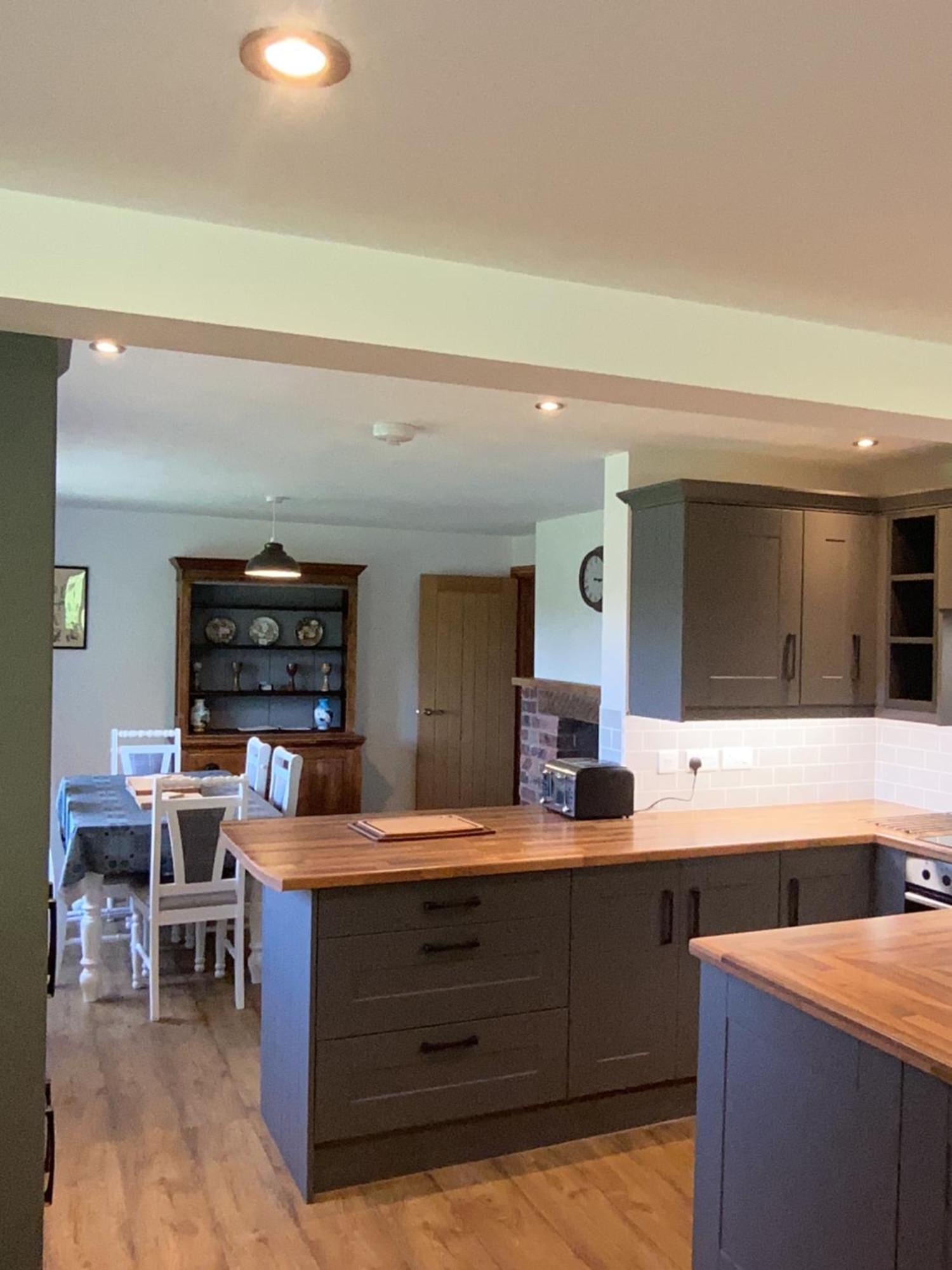 3 Bedroom Bungalow In Llanrhaeadr Ym Oswestry Exteriör bild